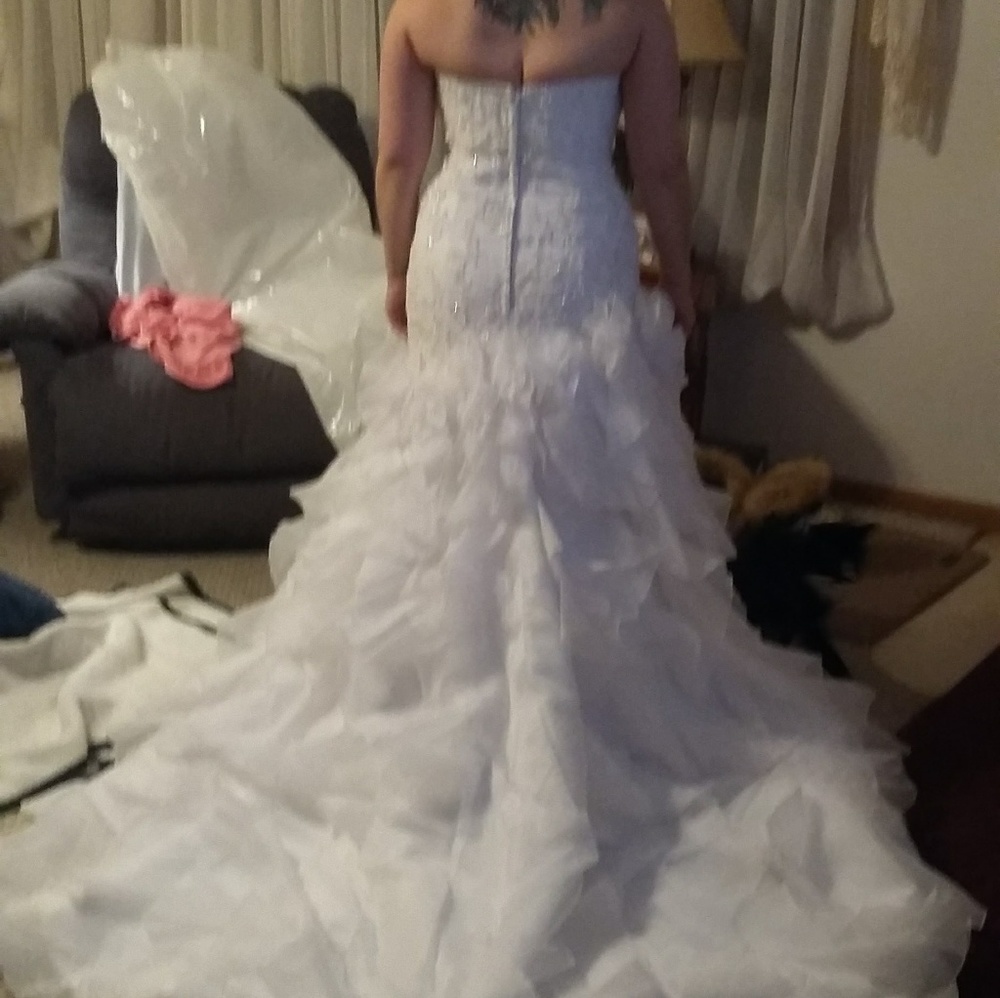 Mermaid style wedding dress with belt